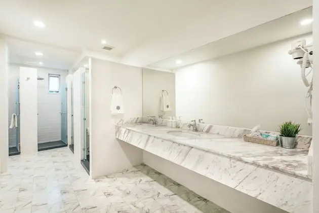 Private Duplex Room with Shared Bathroom