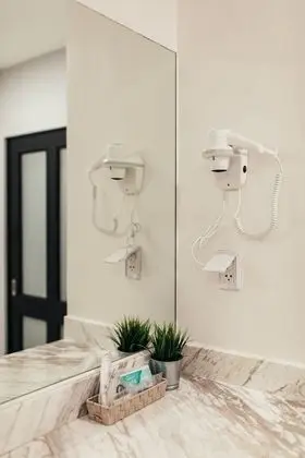 Private Duplex Room with Shared Bathroom