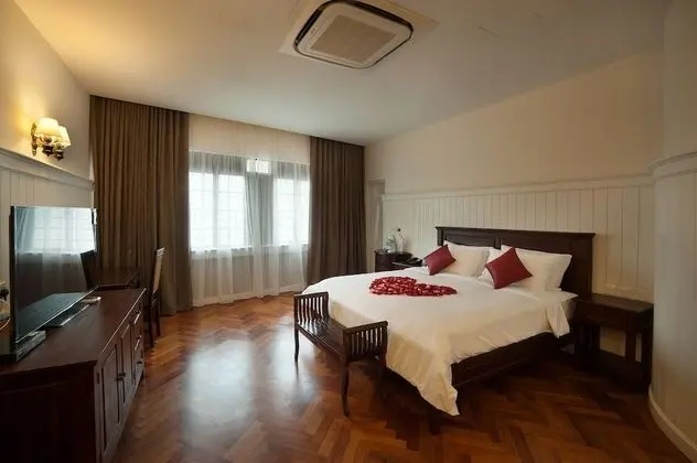 Deluxe Tek Büyük Yataklı Oda