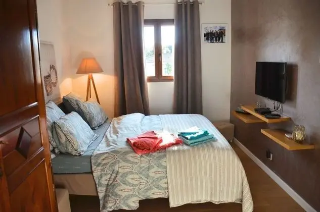 Tek Büyük Yataklı Oda (Nuciola)
