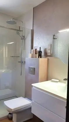 Tek Büyük Yataklı Oda (Nuciola)