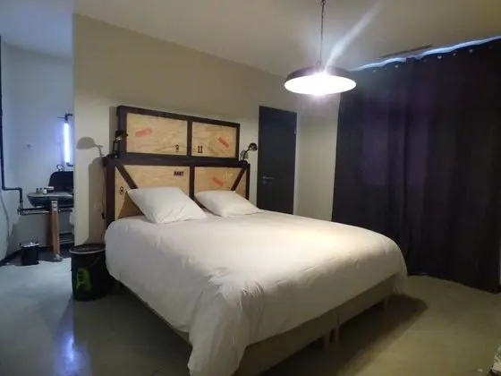 Tek Büyük Yataklı Oda (Industrielle)