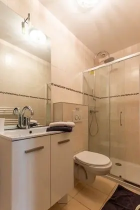 Basic Tek Büyük Yataklı Oda (Bleu)