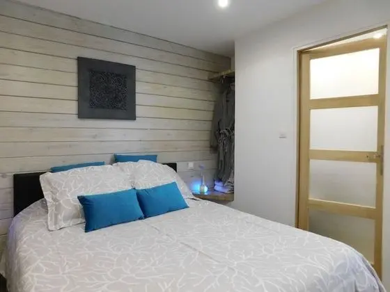 Dağ Evi, Havuz Manzaralı (N°6)