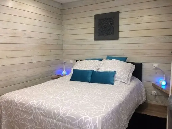 Dağ Evi, Havuz Manzaralı (N°6)