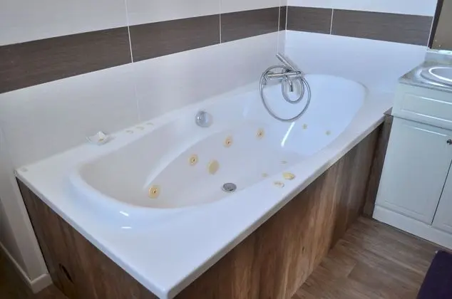 Superior Tek Büyük Yataklı Oda, Banyolu/Duşlu, Bahçe Manzaralı (N°1)