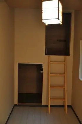 Üç Kişilik Oda