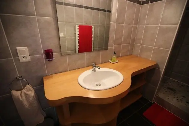 Family Dört Kişilik Oda, Engellilere Uygun, Bahçe Manzaralı (Kanelle)