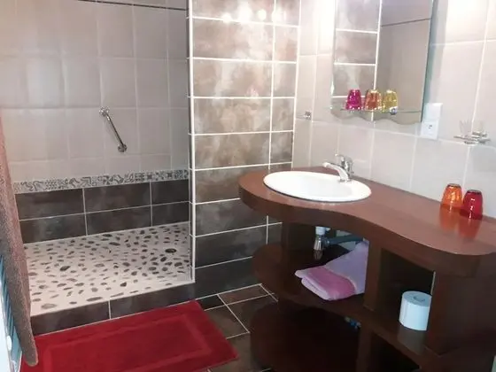 Family Dört Kişilik Oda, Engellilere Uygun, Bahçe Manzaralı (Kanelle)