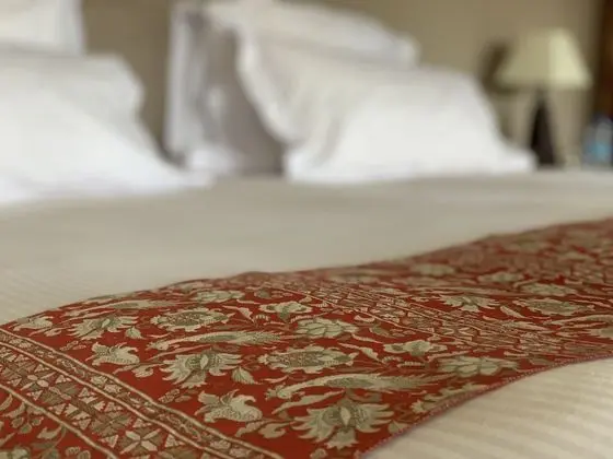 Deluxe Tek Büyük Yataklı Oda, Özel Banyo, Bahçe Manzaralı