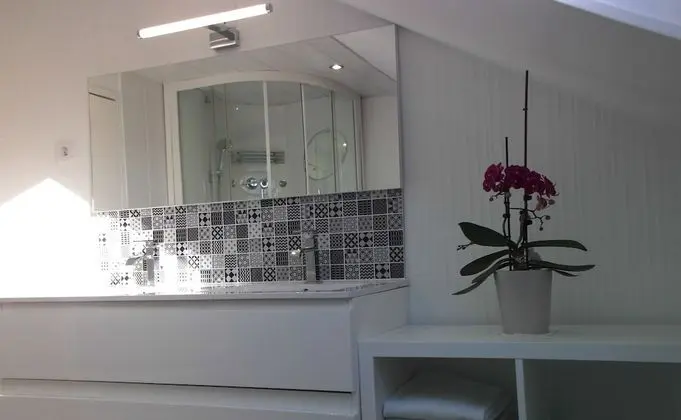 Family Oda, Bahçe Manzaralı