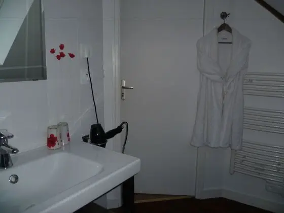 Family Tek Büyük Yataklı Oda, 2 Yatak Odası, Sigara İçilmez, Bahçe Manzaralı