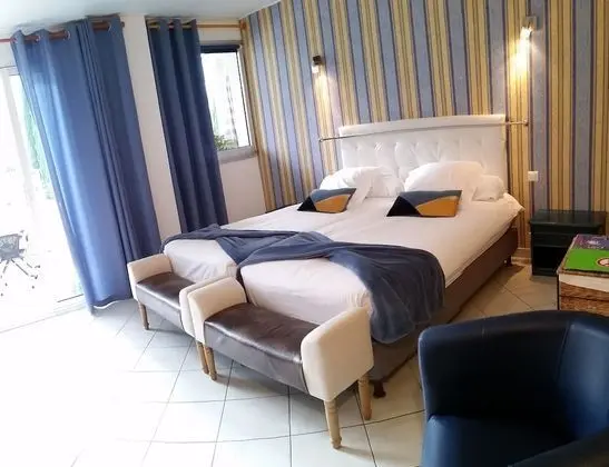 Comfort Oda, Teras, Havuz Manzaralı (Cezanne)