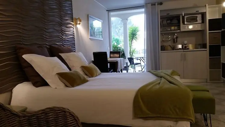 Comfort Oda, Teras, Havuz Manzaralı (Fragonard)