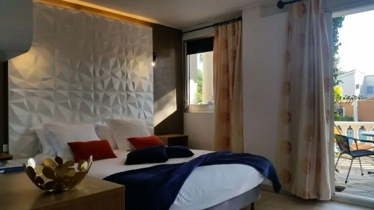 Comfort Stüdyo, Teras, Havuz Manzaralı (Matisse)