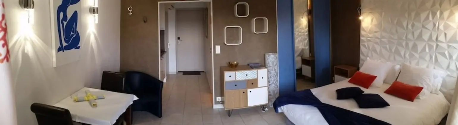 Comfort Stüdyo, Teras, Havuz Manzaralı (Matisse)