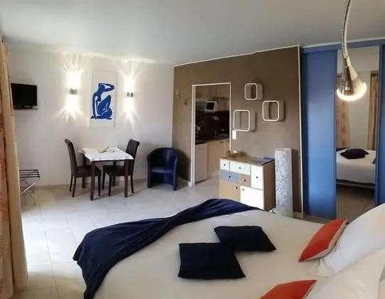 Comfort Stüdyo, Teras, Havuz Manzaralı (Matisse)