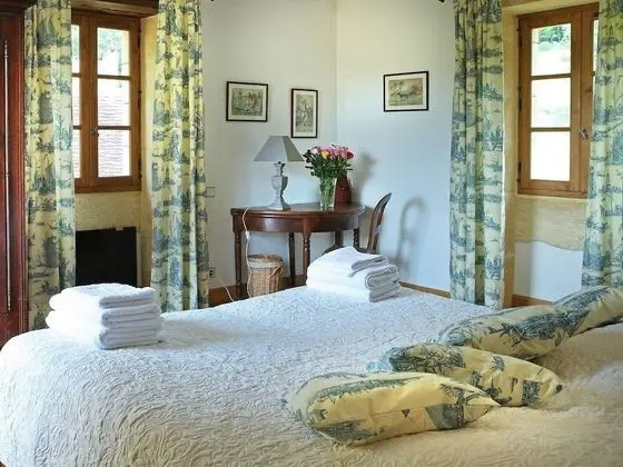 Deluxe Tek Büyük veya İki Ayrı Yataklı Oda, Banyolu/Duşlu, Bahçe Manzaralı