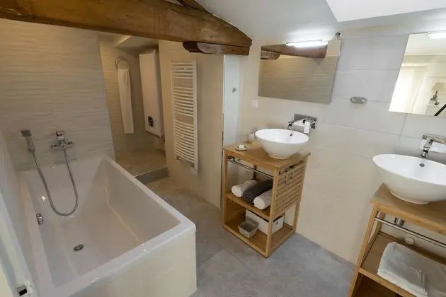 Junior Süit (Nous dormirons ensemble)