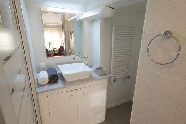 Tek Büyük Yataklı Oda (Ballade à la Lune)