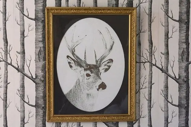 Üç Kişilik Oda (Lorsque la Douce Nuit)