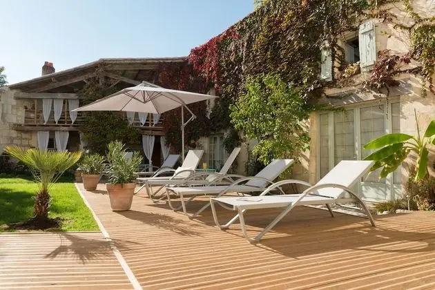 Üç Kişilik Oda (Lorsque la Douce Nuit)