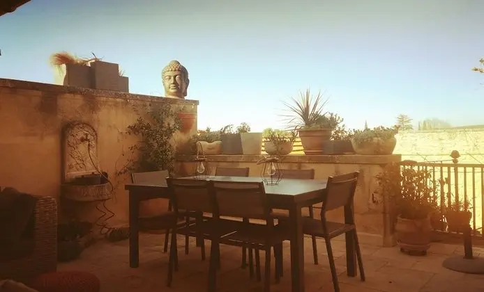 Üç Kişilik Oda
