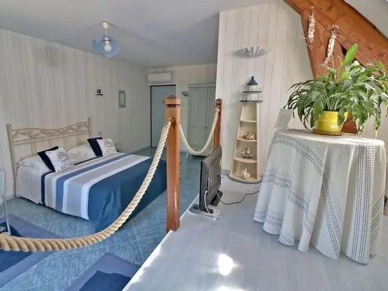 Luxury Tek Büyük Yataklı Oda