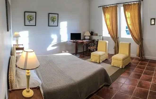 Tek Büyük veya İki Ayrı Yataklı Oda, Dağ Manzaralı (Jaune)