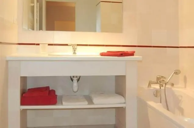 Tek Büyük veya İki Ayrı Yataklı Oda, Dağ Manzaralı (Rouge)