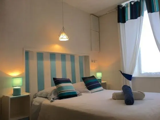 Basic Tek Büyük Yataklı Oda (Bateau)