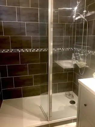 Tek Büyük Yataklı Oda (Chat)