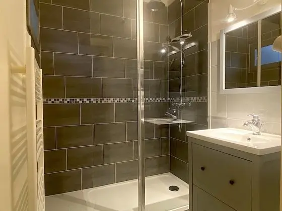 Tek Büyük Yataklı Oda (Chat)