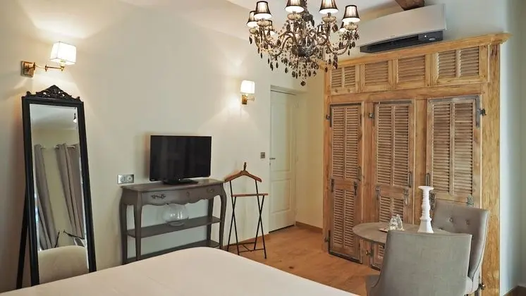 Luxury Tek Büyük Yataklı Oda