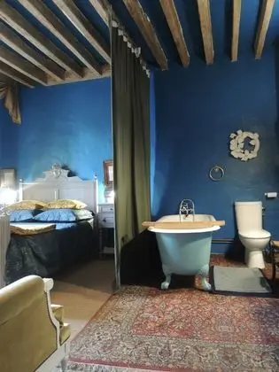 Tek Büyük Yataklı Oda (Bleu Persan)