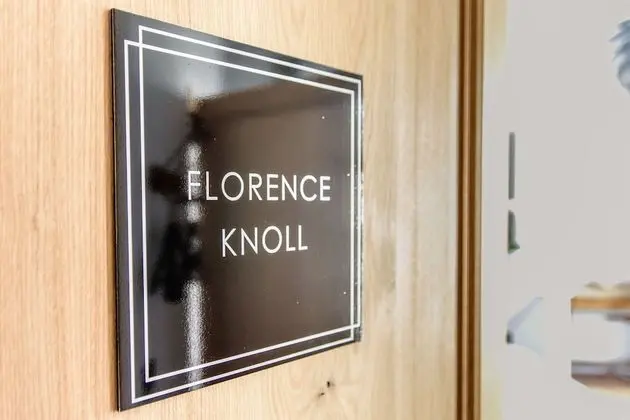 Superior Tek Büyük Yataklı Oda (Florence Knoll)