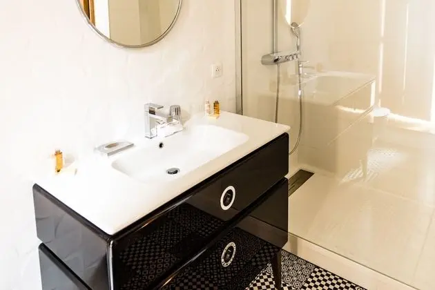 Superior Tek Büyük Yataklı Oda (Florence Knoll)