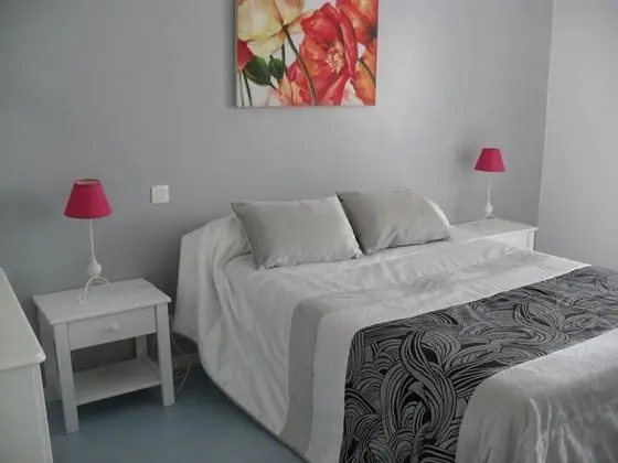 Tek Büyük Yataklı Oda (Grise)