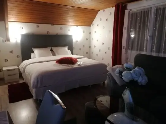 Family Tek Büyük Yataklı Oda