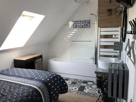 Classic Tek Büyük Yataklı Oda