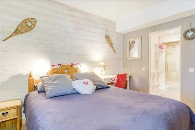 Comfort Tek Büyük Yataklı Oda, Avlu Manzaralı (Montagne)