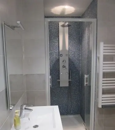 Traditional Tek Büyük Yataklı Oda