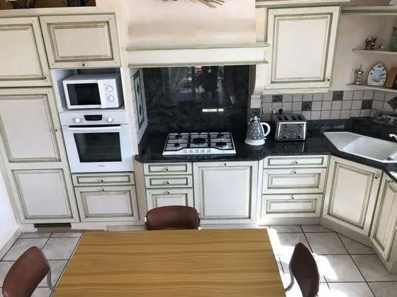 Standard Üç Kişilik Oda, Ortak Banyo