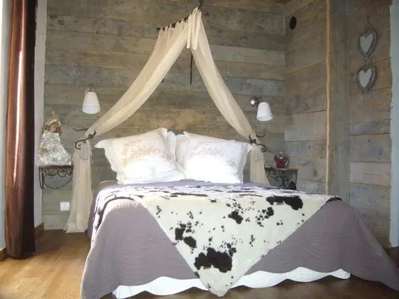 Tek Büyük Yataklı Oda (Romance)