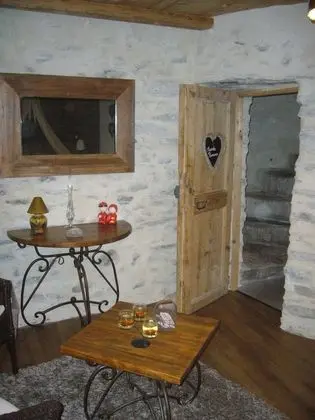 Tek Büyük Yataklı Oda (Romance)