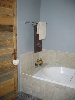 Tek Büyük Yataklı Oda (Romance)