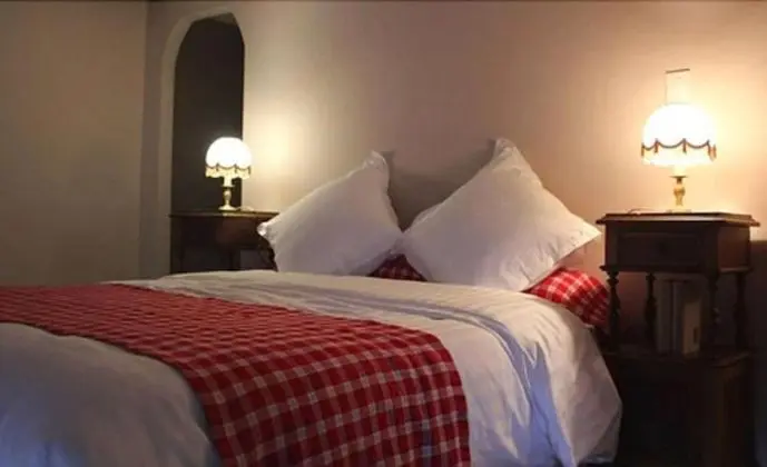 Tek Büyük Yataklı Oda (Cerise)