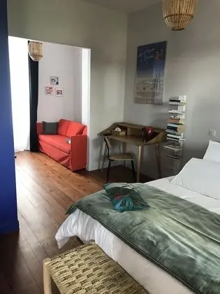 Deluxe Süit, Özel Banyo, Bahçe Manzaralı (Bleu Klein)