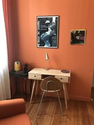 Luxury Tek Büyük Yataklı Oda, Banyolu/Duşlu, Şehir Manzaralı (Orange Tangerine)