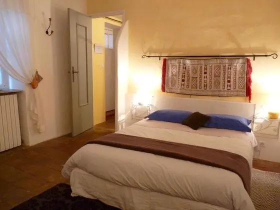 Tek Büyük Yataklı Oda (Terre de Sienne)